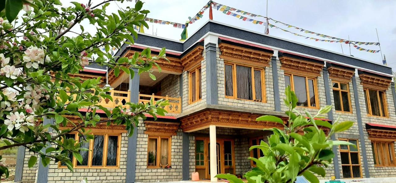 Ladakh Country Inn Leh Exterior photo