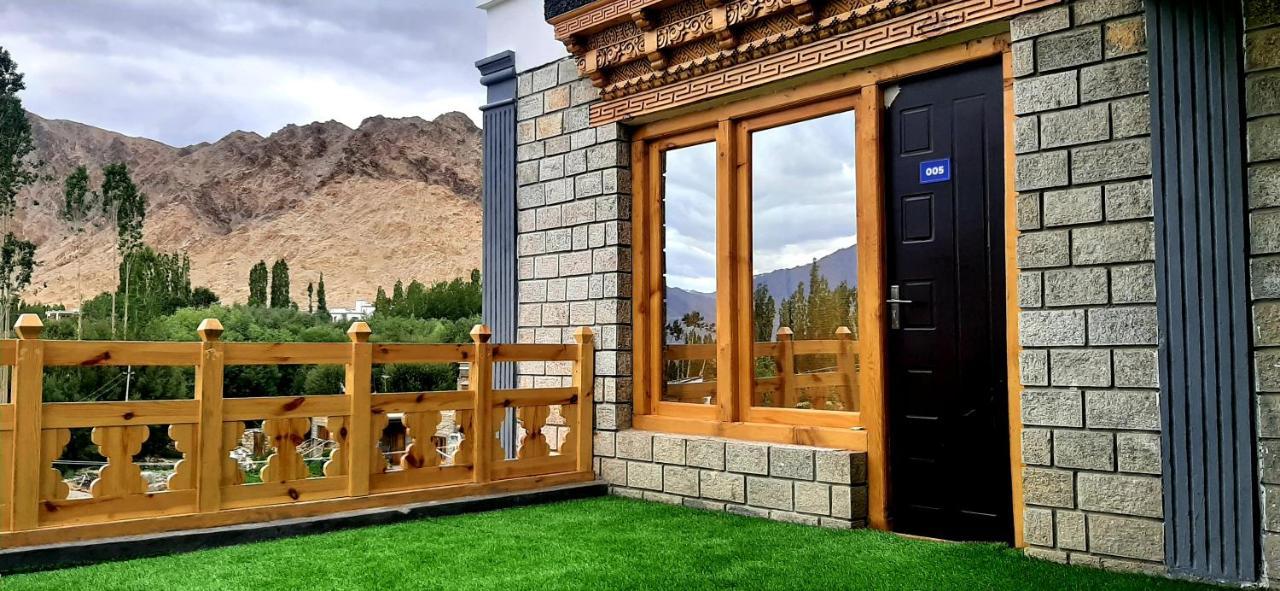 Ladakh Country Inn Leh Exterior photo